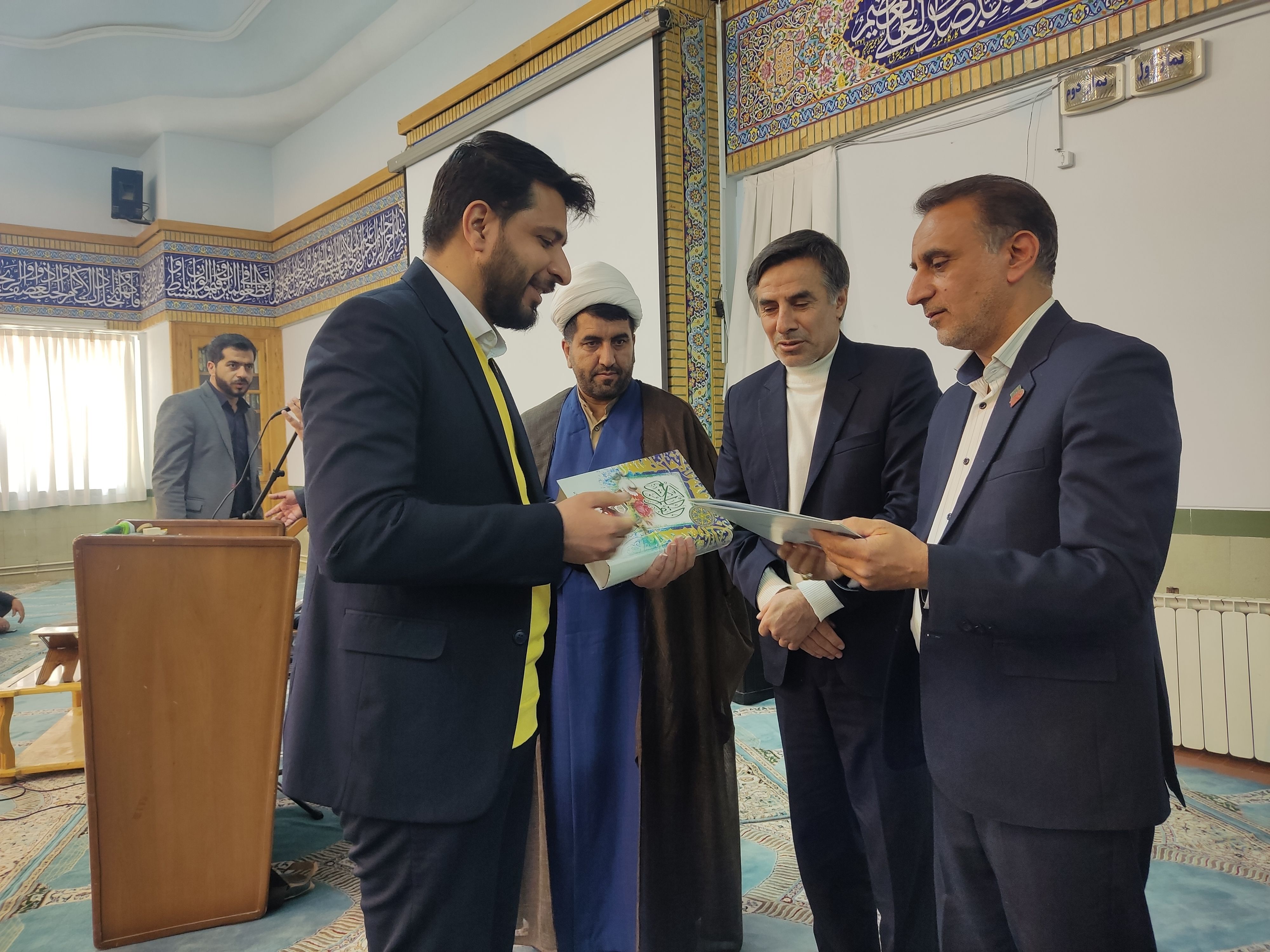 اوج قله امور پرورشی رسیدن به بصیرت است