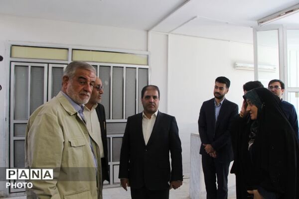 بازدید نماینده مجلس و معاون سیاسی، امنیتی و اجتماعی استاندار از محل جدید سازمان دانش‌آموزی استان یزد