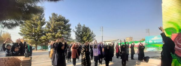 صبحگاه دبیرستان دخترانه دوره اول پروین اعتصامی  روستای انداد