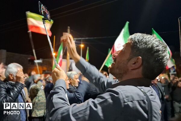 شامگاهی دیگر از حضور گرمه مردمان باشتی در کف خیابان‌ها