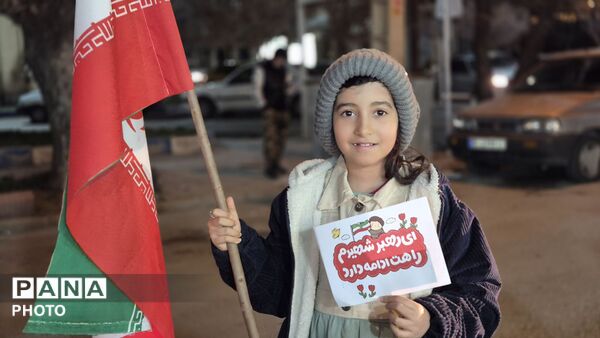 کودکان فارسان هم پای کارند