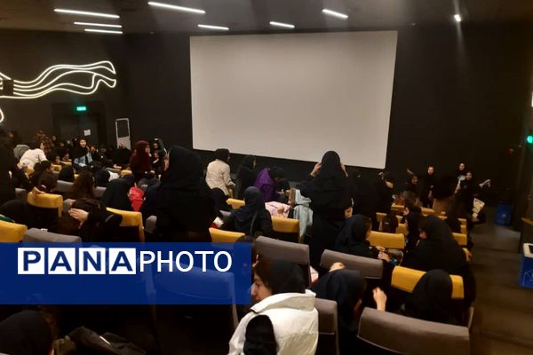 اردوی دانش‌آموزی آموزشگاه پویش به سینما