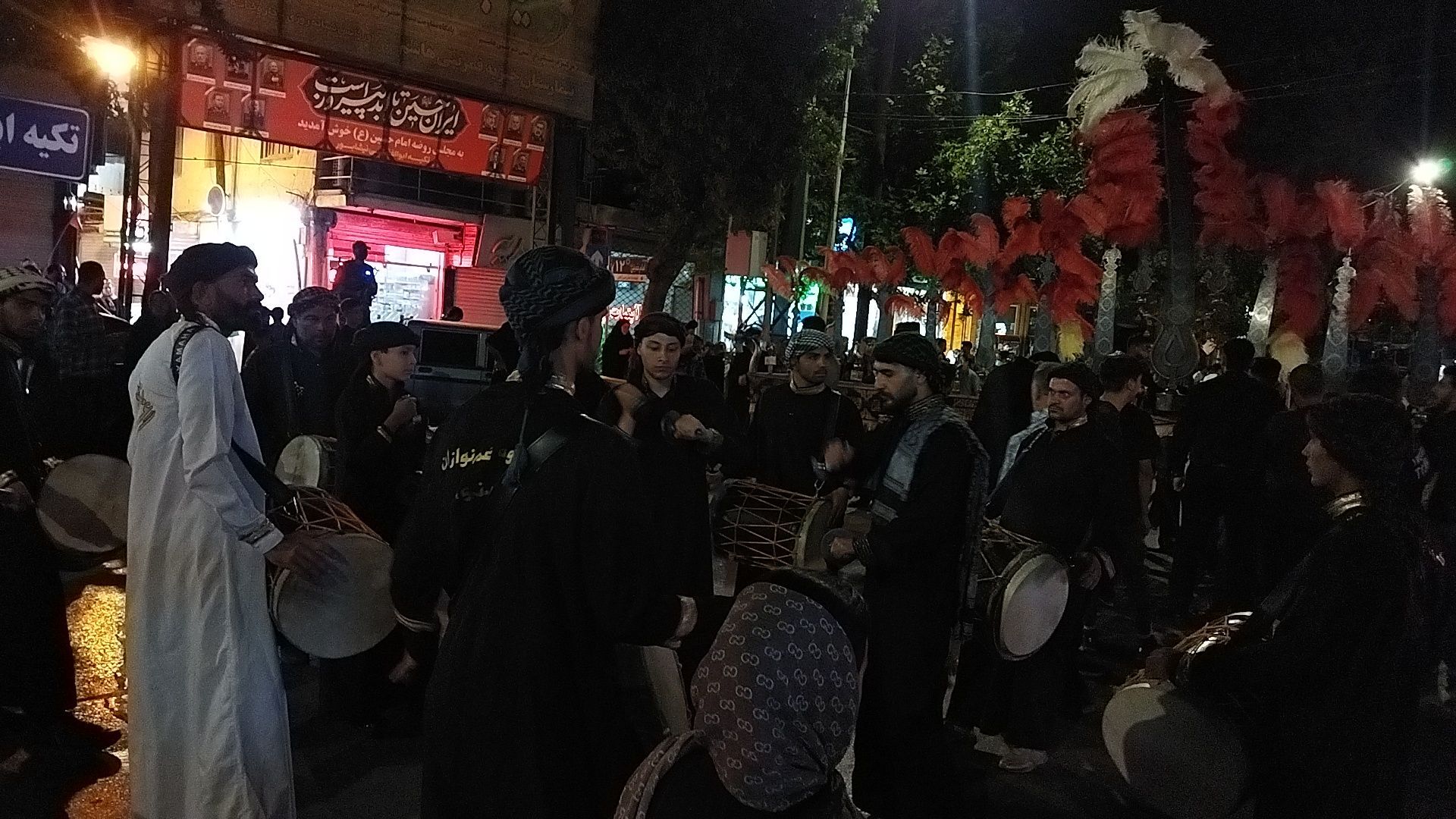 گذری بر اجرای گروه غم نوازان نینوا در شب صد و چهل و چهارم از اجتماعات مردمی 