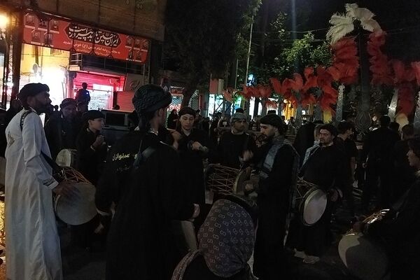 گذری بر اجرای گروه غم نوازان نینوا در شب صد و چهل و چهارم از اجتماعات مردمی 
