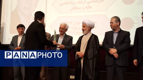 آیین تجلیل از معلمان نمونه استانی در بجنورد