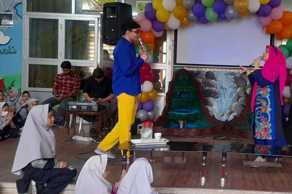 جشن روز معلم در دبستان راهیان نور ناحیه دو شهرری 