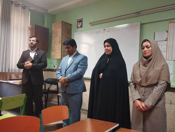 برگزاری اولین جلسه‌ اجتماعات یادگیری آموزگاران شهرستان ملارد در دبستان دخترانه حضرت زینب (س)