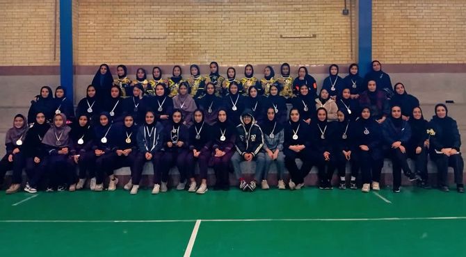 نبرد قهرمانی دختران متوسطه اول ناحیه یک در زمین هندبال