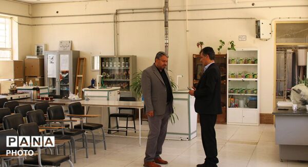 آیین تقدیر از برگزیدگان کشوری در شهرستان کیار