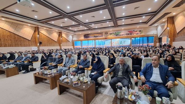 آشنایی معلمان تربت‌حیدریه با مبانی هوش مصنوعی