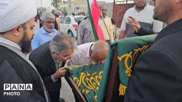 حضور کاروان پرچم آستان امام رضا(ع) در شهر شمیل بندرعباس