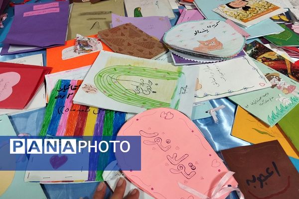 برپایی نمایشگاه کتاب و کتابخوانی به همت دانش‌آموزان مدارس ناحیه دو شهرری 