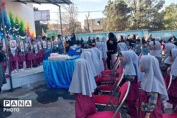 جشن شکوفه ها در دبستان مهران پیشوا