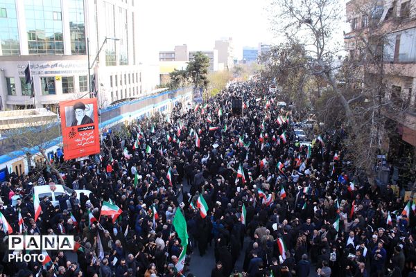 تشییع پیکر شهیدان لاریجانی، سلیمانی و شهدای ناو دنا