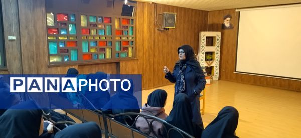 برگزاری سومین روز از مرحله چهارم اردوی «تمشک» در کانون فاطمه الزهرا ناحیه ۳کرج