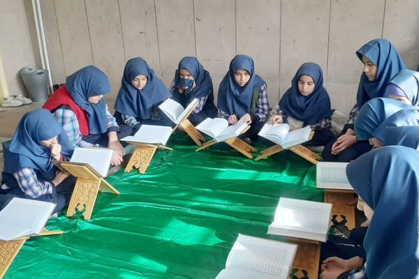 محفل انس با قرآن کریم در مدرسه نرگس و فرهیختگان2 پردیس