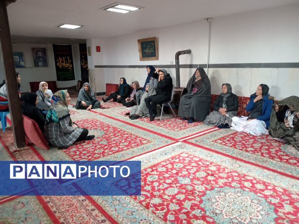 دوره‌ آموزشی‌ هلال‌احمر در پایگاه‌ بسیج مطهره شیروان