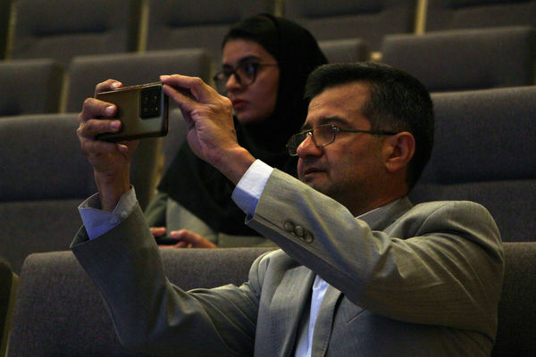 همایش ملی هوش مصنوعی در تالار بزرگ یزد