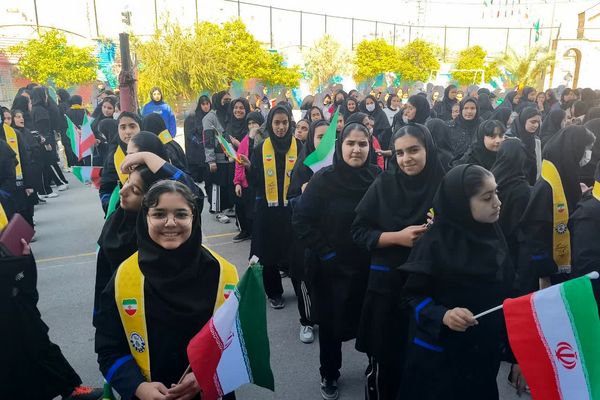 گرامیداشت ایام الله دهه فجر در دبیرستان رضوی شیراز