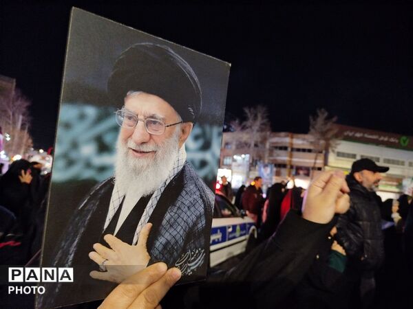 راهپیمایی بزرگ مردم ولایتمدار ورامین بر علیه آمریکا و اسرائیل جنایتکار برای خون خواهی رهبر معظم انقلاب اسلامی