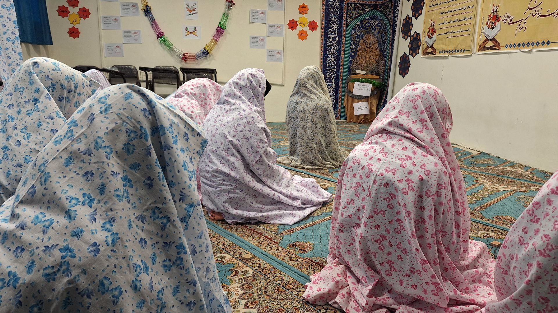 نماز موجب تربیت صحیح دانش‌آموزان می‌شود