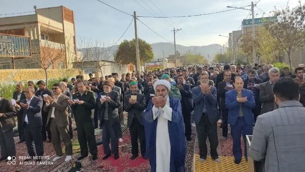 نماز عید فطر در مسجد صاحب الزمان روستای گزکوه
