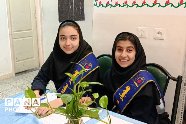 گامی مؤثر در مسیر رشد؛ گردهمایی همیاران مشاور دختر در ابوذر غفاری