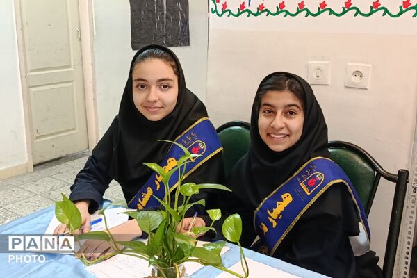 گامی مؤثر در مسیر رشد؛ گردهمایی همیاران مشاور دختر در ابوذر غفاری
