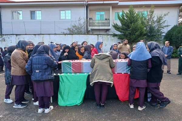  دانش‌آموزان با شهیدان بار دیگر پیمان بستند