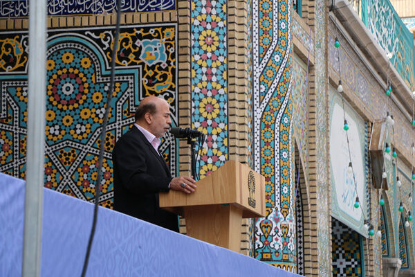 حضور پرشور نوجوانان قمی در آیین استقبال از رئیس جمهوری 