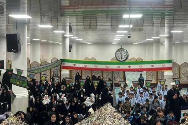 استقبال پرشور دانش‌آموزان جم از شهید گمنام در آستانه شهادت حضرت زهرا(س)