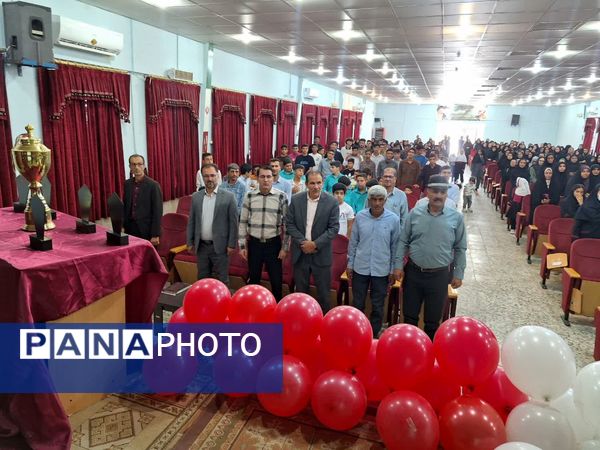جشن باشکوه تجلیل از 400 نفر برتر حوزه پرورشی و تربیت‌بدنی در شهرستان بختگان