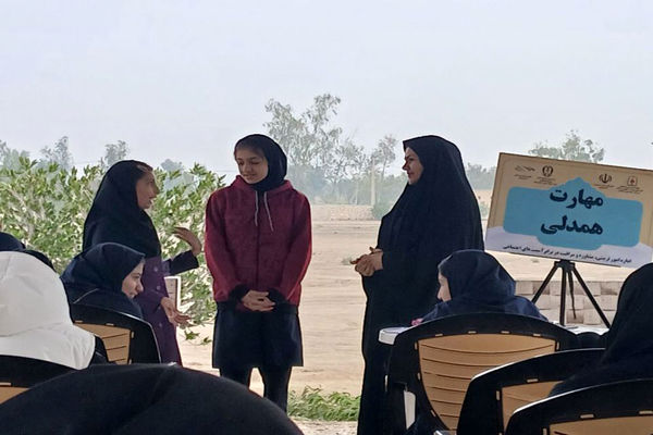 اردوی توانمندسازی دانش‌آموزان دختر  همیار مشاوران در بوشهر