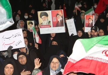 تجمع مردم انقلابی فیروزکوه در سوگ رهبر شهید