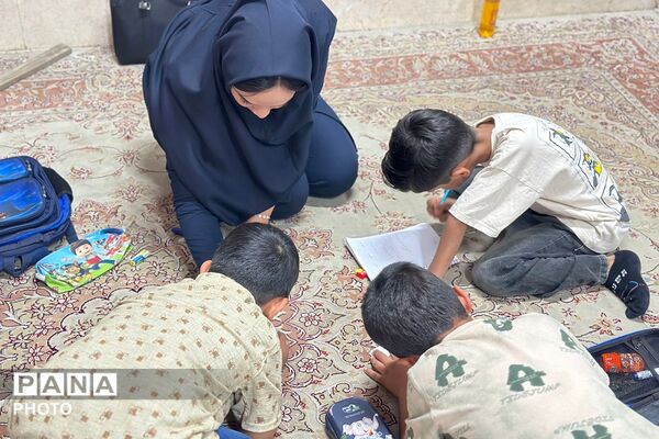 حضور دانش‌آموزان دبستان شهید قلنبر ناحیه دو شهرری در کلاس‌های رفع اشکال 