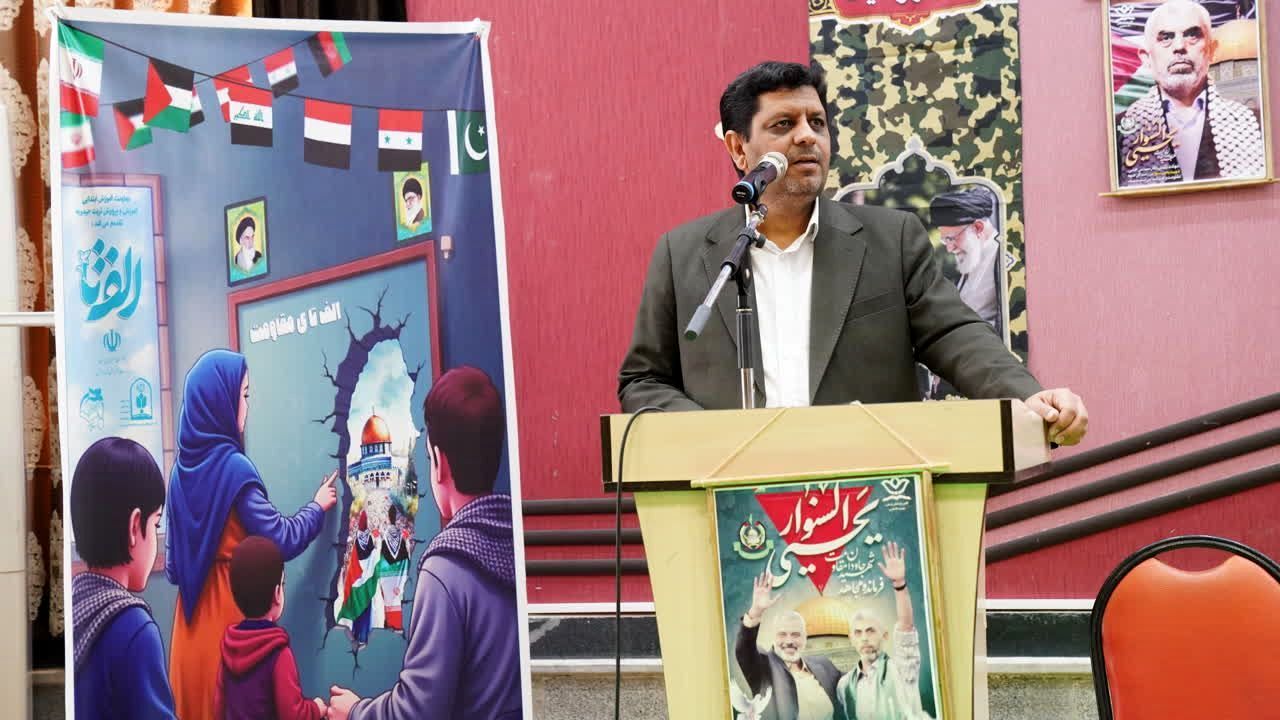 مدرسه تنها محل علم‌آموزی نیست