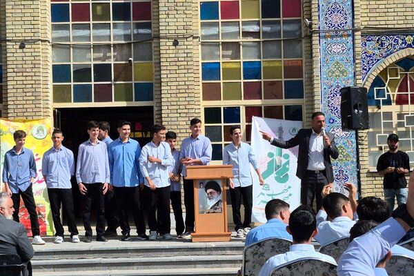 مراسم آغاز سال تحصیلی جدید در دبیرستان ماندگار شهید مدرس