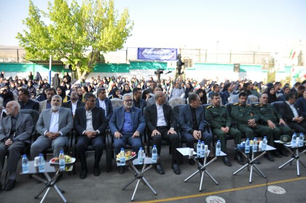 آیین نواختن زنگ مهر در دبیرستان فرزانگان کرمانشاه 