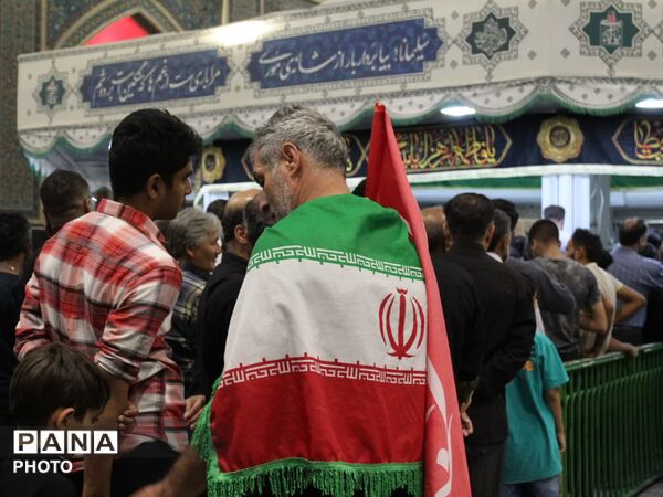 صحن‌های حرم رضوی سرخ‌پوش از پرچم‌های خون‌خواهی شد