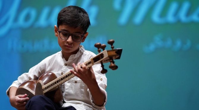 جشنواره موسیقی جوان به‌دور از فضای سیاسی به راه خود ادامه می دهد 