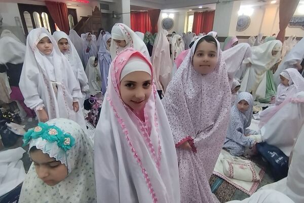 آیین جشن تکلیف دانش‌آموزان دختر شهرستان پردیس در فضایی معنوی و باشکوه