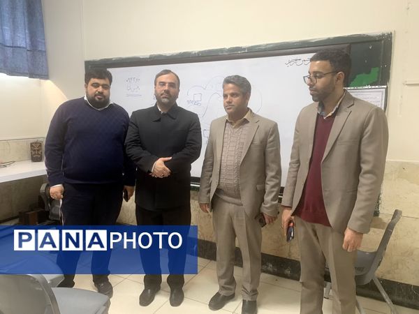 بازدید مدیرکل آموزش و پرورش استان اصفهان از مدرسه حضرت زینب (س) ناحیه ۴ (در طرح نماد)