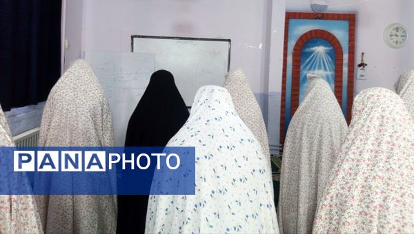 نواختن زنگ مهر و زنگ نماز و ایثار و شهادت در دبیرستان فاطمیه