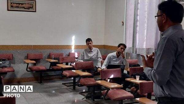 کارگاه آموزشی خودشناسی در دبیرستان آرمینه مصلی‌نژاد