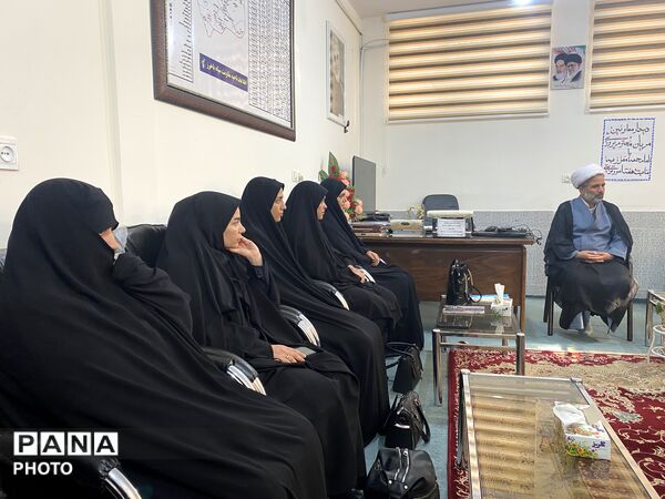 دیدار فرهنگیان با امام جمعه و فرماندار