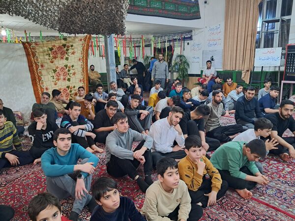 اعتکاف دانش‌آموزی در شهرستان عجب‌شیر