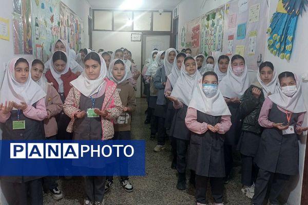 طرح "لاله‌های روشن"  در دبستان نجمه فیروزکوه 