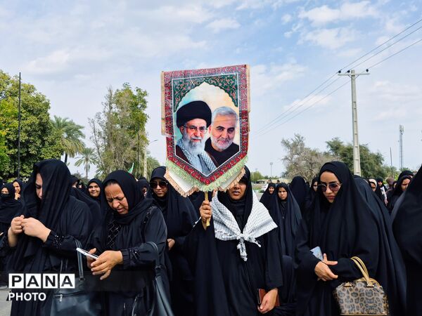 مراسم تشییع پیکر مطهر شهید اسماعیل آزادگرمی در کرمان