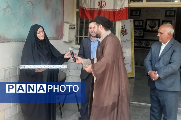 نواخته شدن زنگ بسیج و پدافند غیرعامل در مدارس ملاصدرا و شهید بهشتی ناحیه دو شهرری 