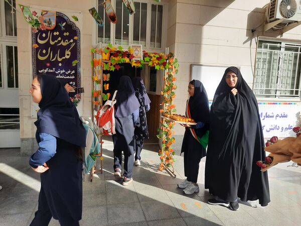 طلوعی تازه برای دانش‌آموزان دبیرستان مصلی نژاد حضرت زهرا در اول مهر